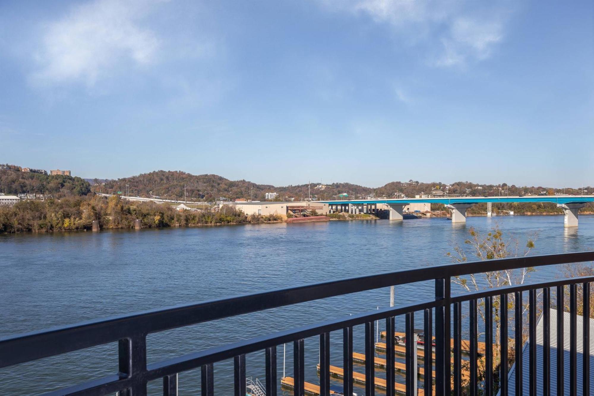 Springhill Suites By Marriott Downtown Chattanooga/Cameron Harbor Extérieur photo